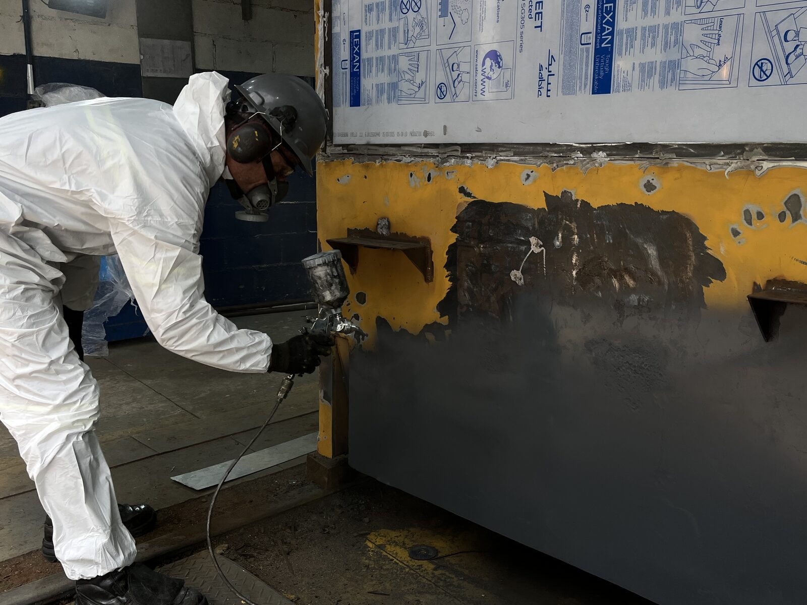 Preparação de superfície em ativo industrial