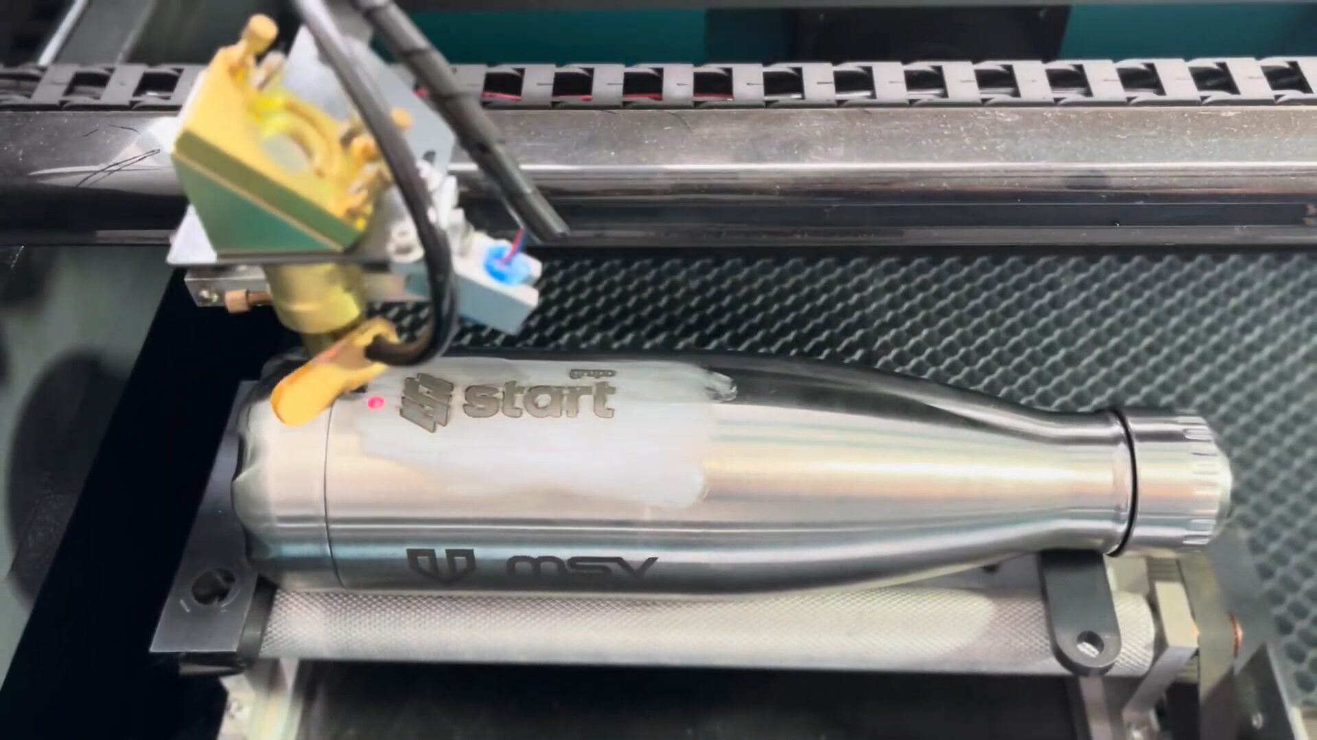 Máquina de corte a laser
